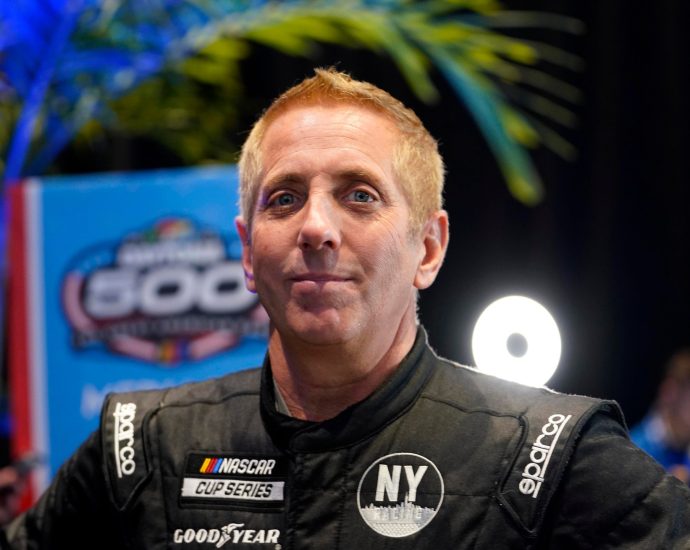 retired-nascar-driver-among-seven-killed-in-north-carolina-plane-crash