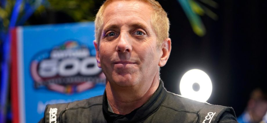 retired-nascar-driver-among-seven-killed-in-north-carolina-plane-crash