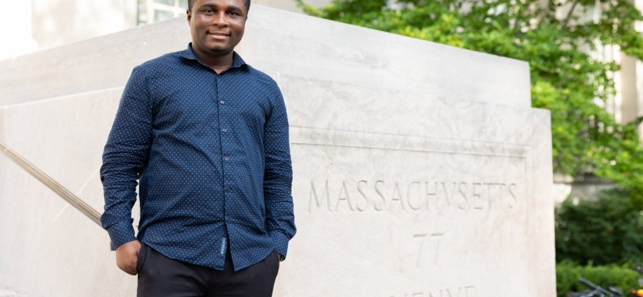 quantum-modeling-for-breakthroughs-in-materials-science-and-sustainable-energy