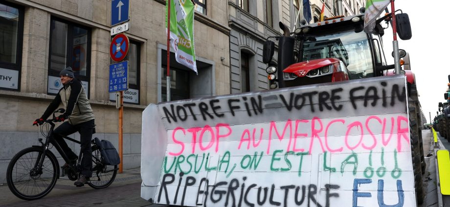 eu-delays-trade-deal-with-south-america’s-mercosur-bloc-as-farmers-protest