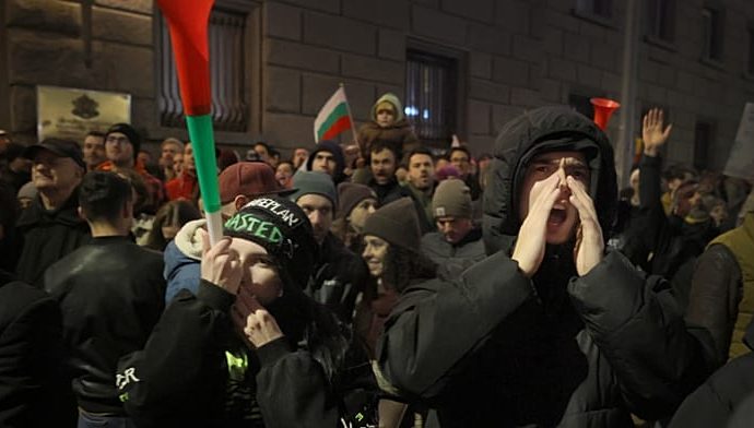 bulgarian-protests-continue,-citizens-demand-end-to-corruption-and-fair-judiciary