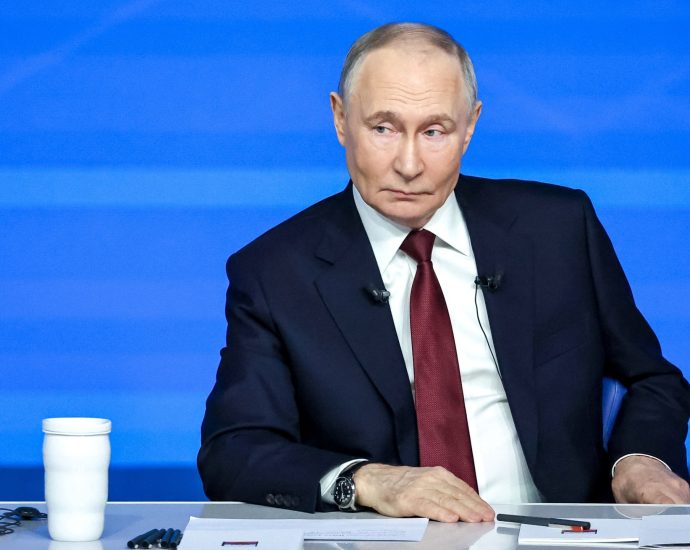 putin-takes-aim-at-zelenskyy-in-annual-q&a,-says-he-won’t-negotiate-on-land