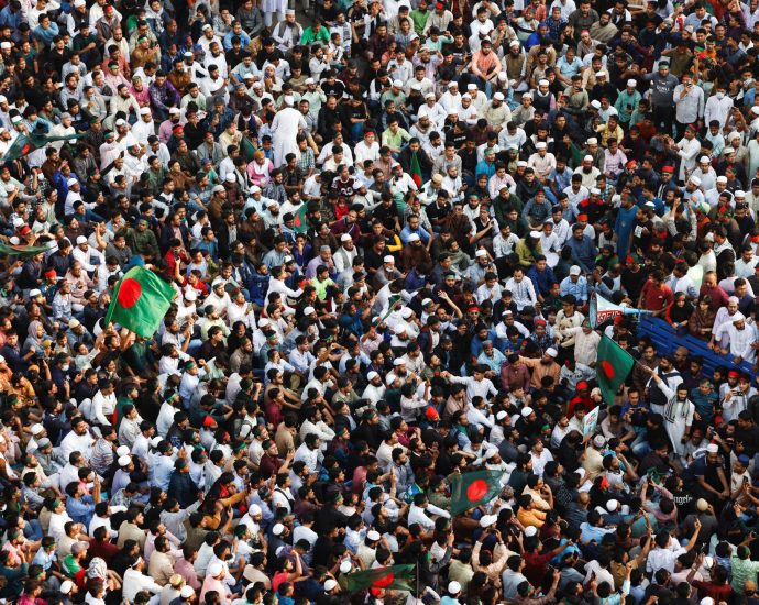 demands-for-justice-as-mass-protests-return-to-bangladesh