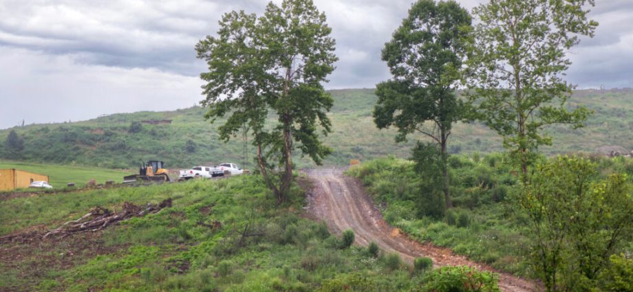 tracking-oil-and-gas-waste-in-pennsylvania-is-still-a-‘logistical-mess’