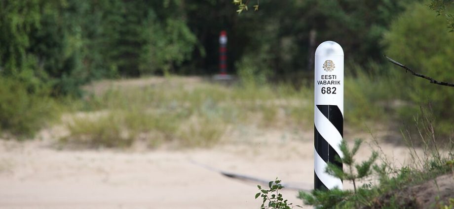 estonia-weighs-border-closure-after-russian-guards-walk-into-its-territory