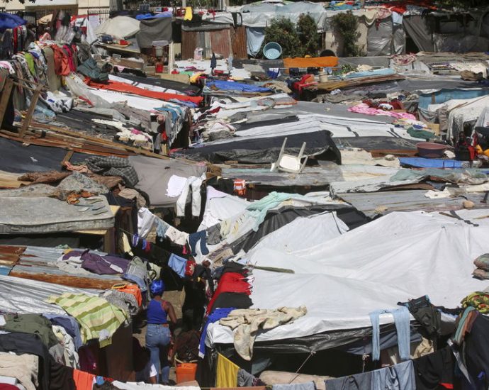 flee-or-stagnate:-haiti’s-youth-face-impossible-psychological-dilemma