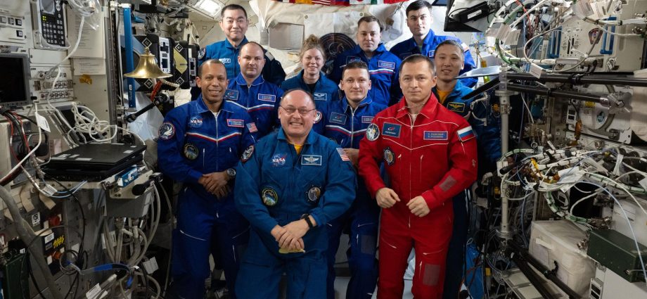 brain-research,-heart-health-wrap-up-work-week-aboard-station