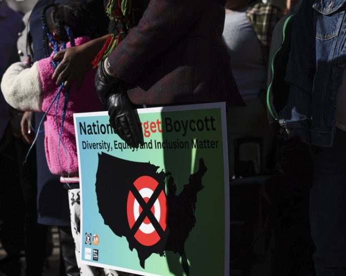 holiday-shoppers-flex-political-power-through-big-boycott-campaigns