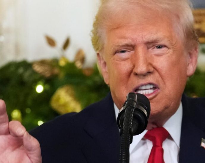 news-analysis:-the-traitor’s-math-problem:-rising-prices,-falling-approval-ratings