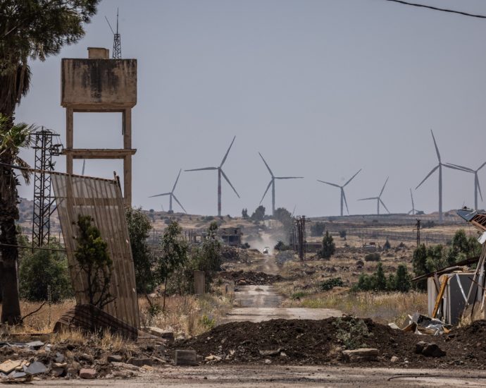 israel-launches-new-raids-in-syria’s-quneitra,-establishes-checkpoints