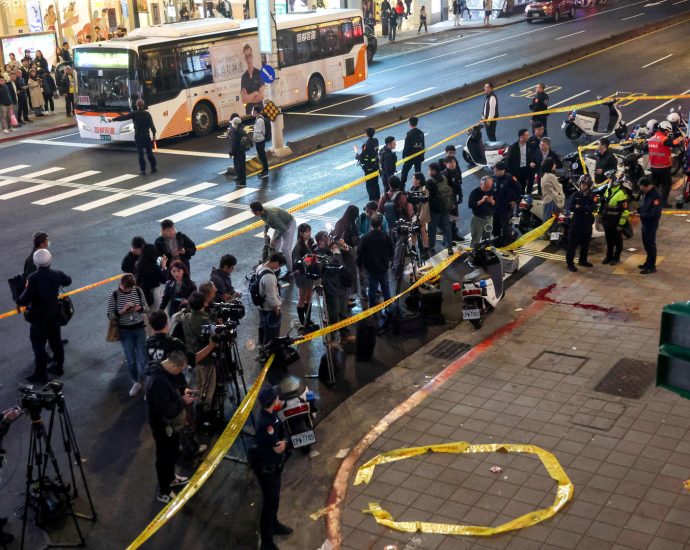 4-dead,-11-injured-in-taiwan-knife-attack