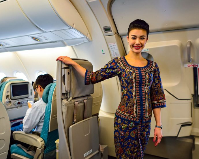 how-cabin-crew-rest-&-sleep-on-transoceanic-flights