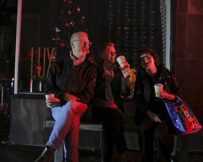 holiday-sf.-power-outage-disrupts-trains,-leaves-waymos-stalled-on-darkened-streets