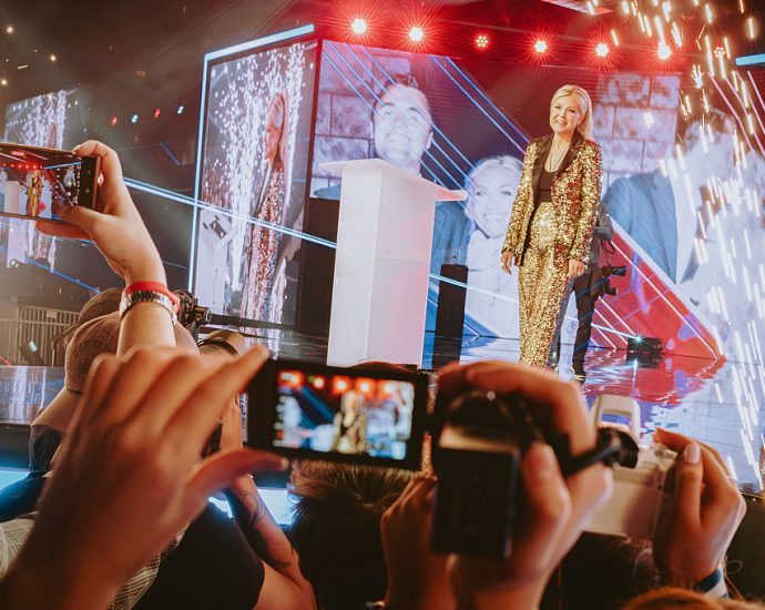 maga-infighting-and-divisions-surface-at-tpusa-conference