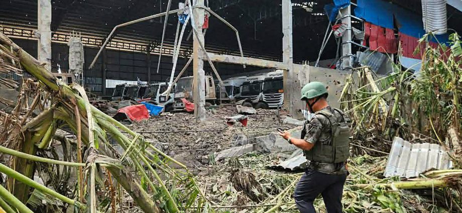 live:-thailand,-cambodia-resume-border-clashes-before-talks