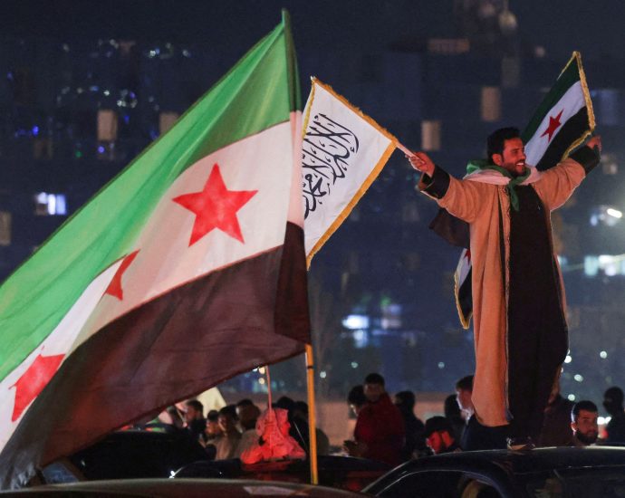 clashes-between-syrian-army,-kurdish-led-sdf-break-out-in-aleppo