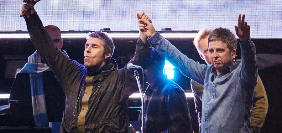 pop-culture-in-2025:-a-ring-for-taylor,-an-ill-timed-kisscam-…-and-whatever-‘6-7’-means