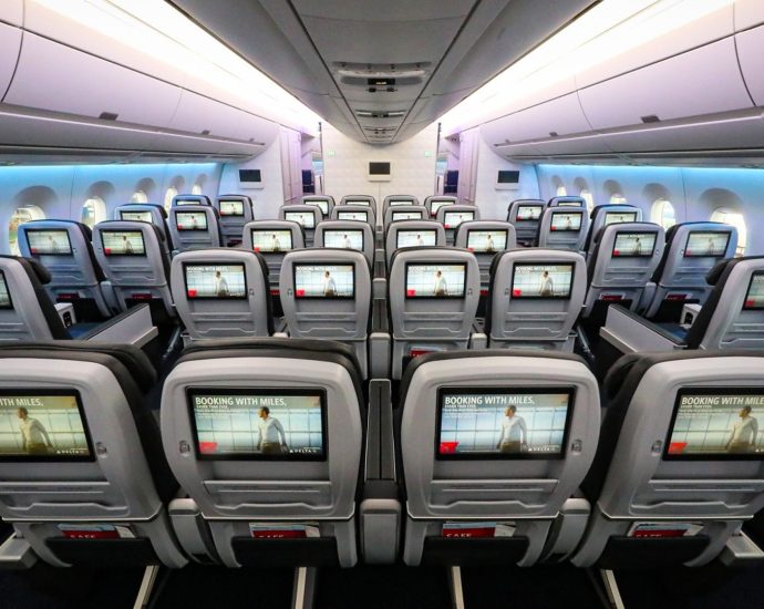 the-striking-differences-between-delta-premium-select-&-united-premium-plus