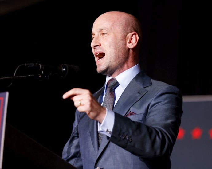 stephen-miller-loses-it-as-jury-acquits-man-who-towed-ice-agent’s-car