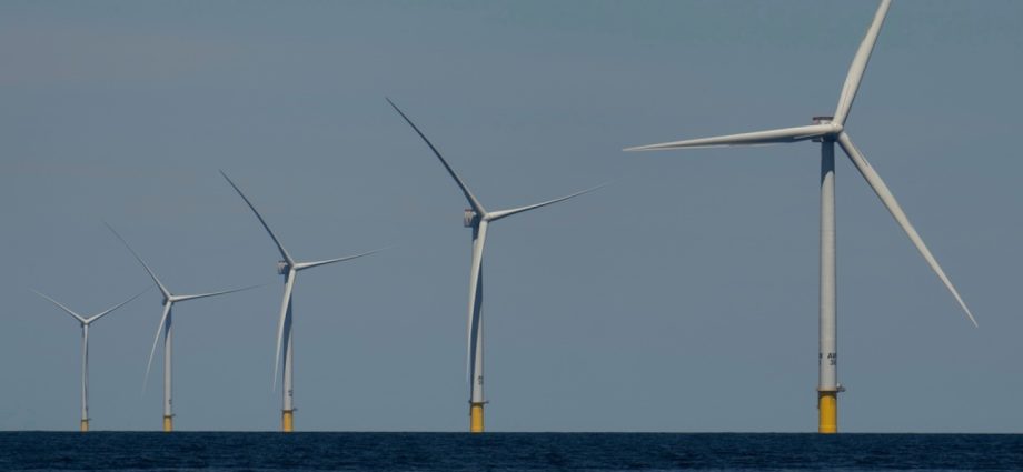 the-the-traitor-administration-pauses-wind-projects-off-new-england,-new-york-and-virginia