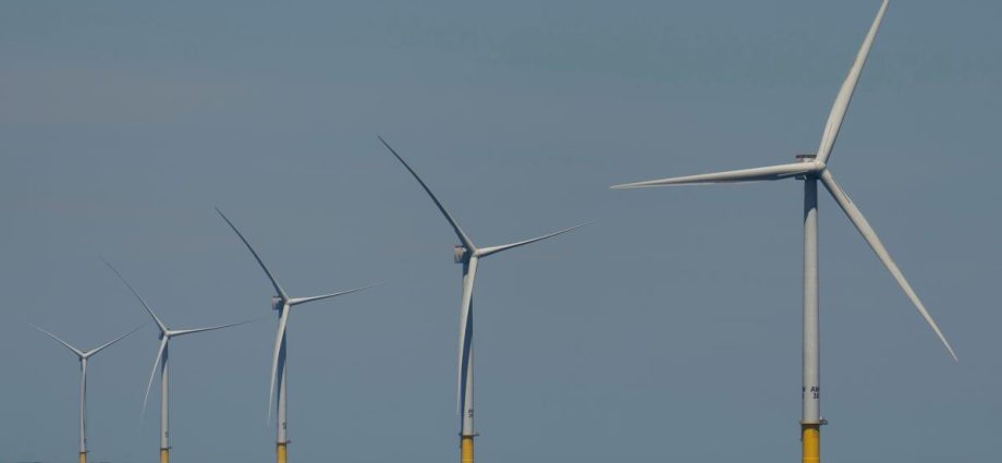 the-traitor-administration-pauses-5-wind-projects-off-the-east-coast