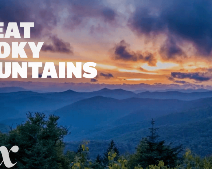 What makes the Great Smoky Mountains smoky?