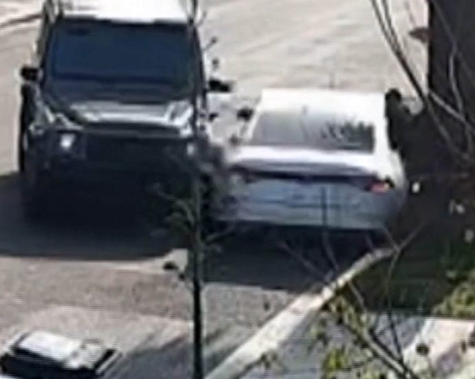 mom-rams-into-alleged-burglars-car-targeting-her-home