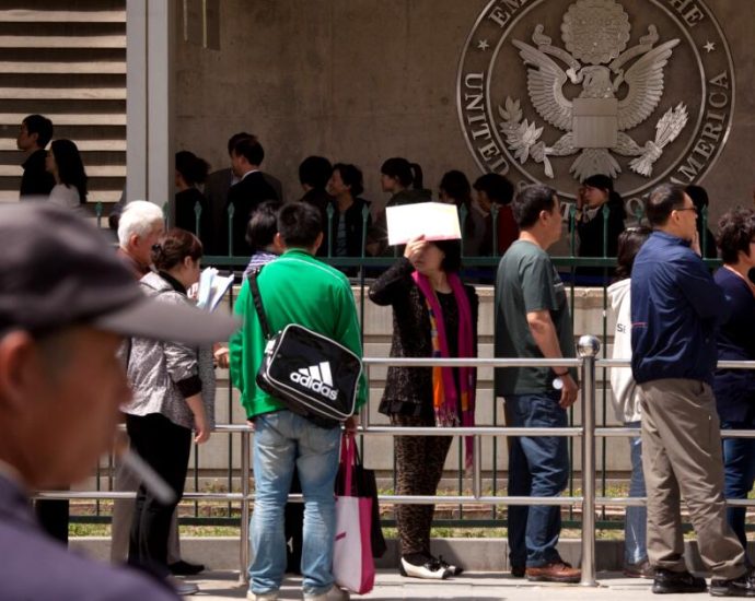 apple,-google-and-others-tell-some-foreign-employees-to-avoid-traveling-out-of-the-country