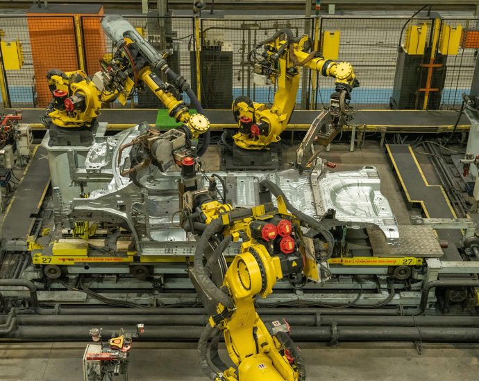 nissan-begins-production-of-third-generation-leaf-at-english-ev-plant