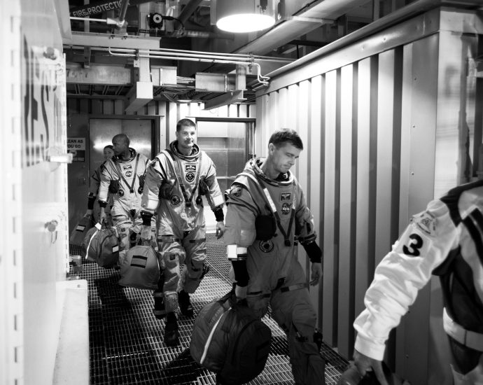 artemis-ii-flight-crew,-teams-conduct-demonstration-ahead-of-launch