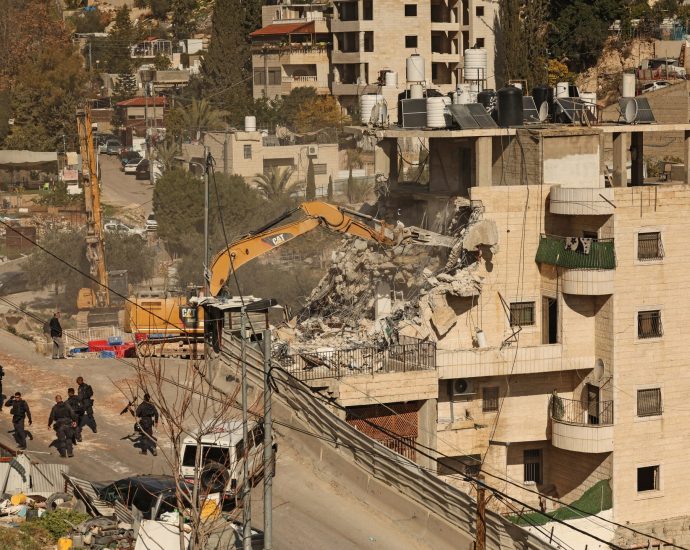 israeli-forces-demolish-shops-in-raids-near-occupied-east-jerusalem