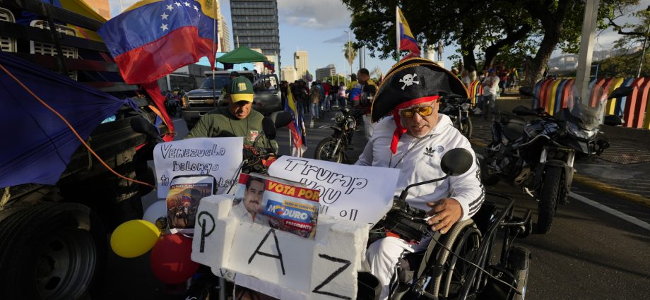 pirate-motorcyclists-cruise-caracas-to-protest-the-traitor