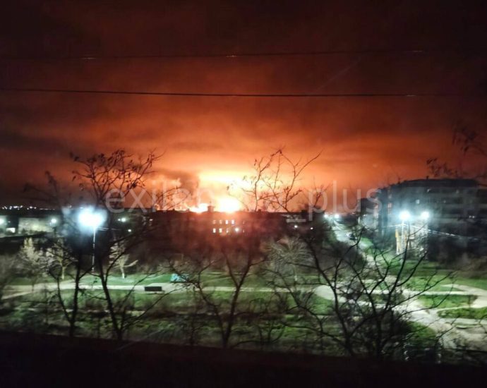 lukoil-petrochemical-plant-in-flames-after-second-ukrainian-long-range-drone-strike-in-six-weeks-(videos,-map)