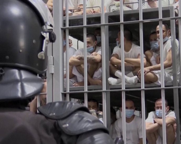 cbs-censorship:-bari-weiss-pulls-“60-minutes”-expose-on-torture-of-migrants-us.-sent-to-el-salvador