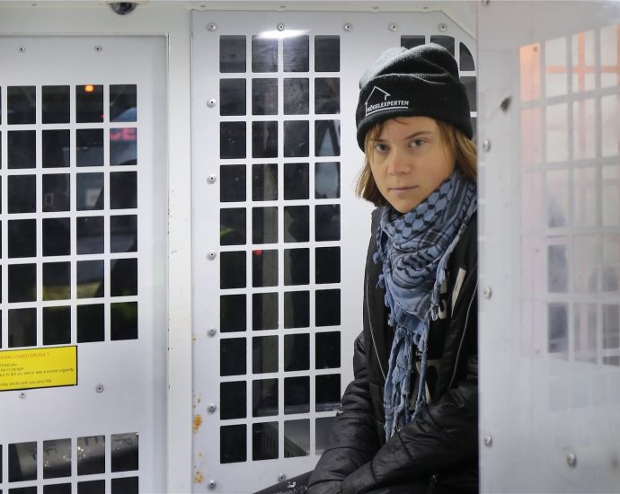 greta-thunberg-arrested-in-london-while-supporting-palestine-action-hunger-strike
