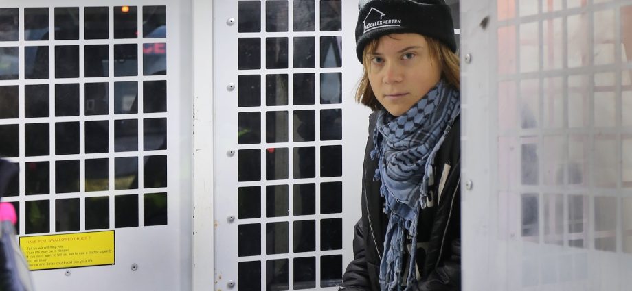 greta-thunberg-arrested-in-london-while-supporting-palestine-action-hunger-strike