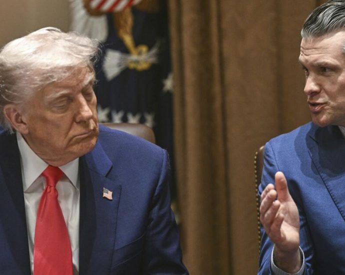 supreme-court-rules-against-the-traitor,-bars-national-guard-deployment-in-chicago