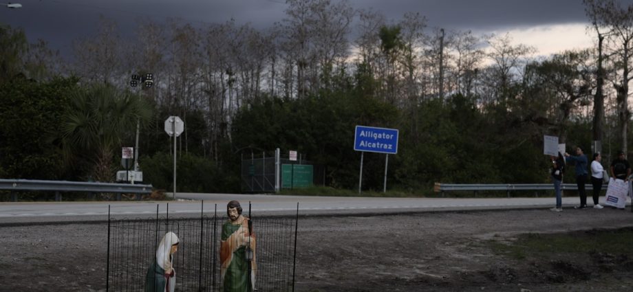 december-was-deadliest-month-in-deadliest-year-in-ice-custody-deaths