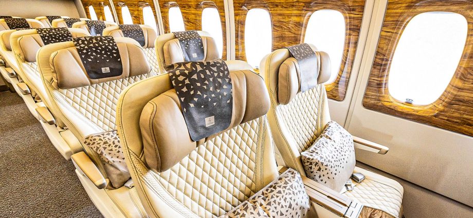 what-it-costs-to-fly-premium-economy-on-the-world’s-longest-airbus-a380-routes