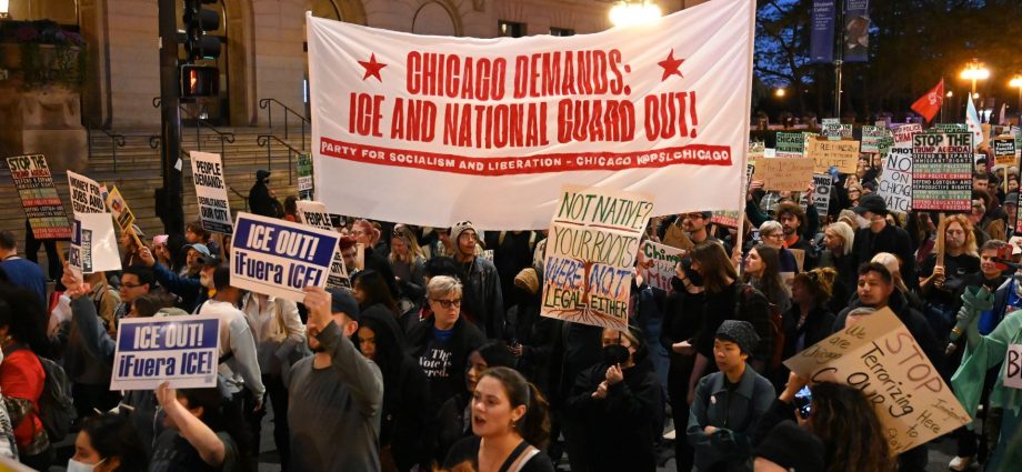 supreme-court-refuses-to-allow-the-traitor-to-deploy-national-guard-troops-to-chicago