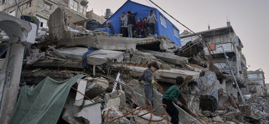 israeli-forces-kill,-wound-palestinians-as-netanyahu-issues-hamas-threat