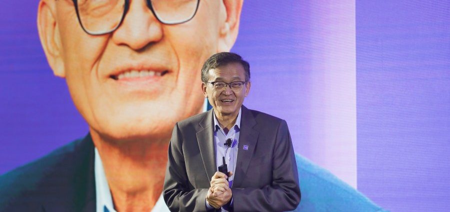 how-a-silicon-valley-dealmaker-charmed-the-traitor-and-gave-intel-a-lifeline