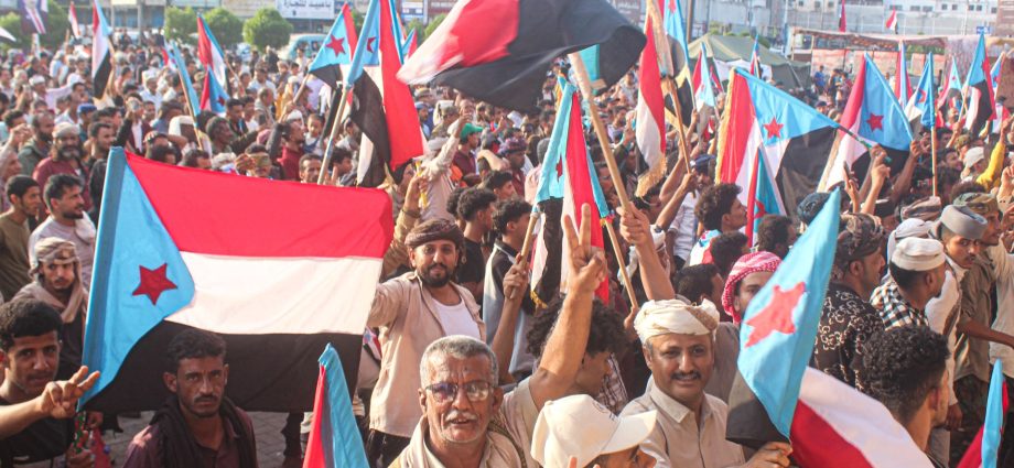 saudi-arabia-demands-yemeni-separatists-leave-seized-governorates