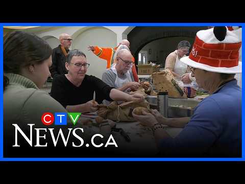 volunteers-prepare-20th-annual-christmas-day-meal-in-north-bay