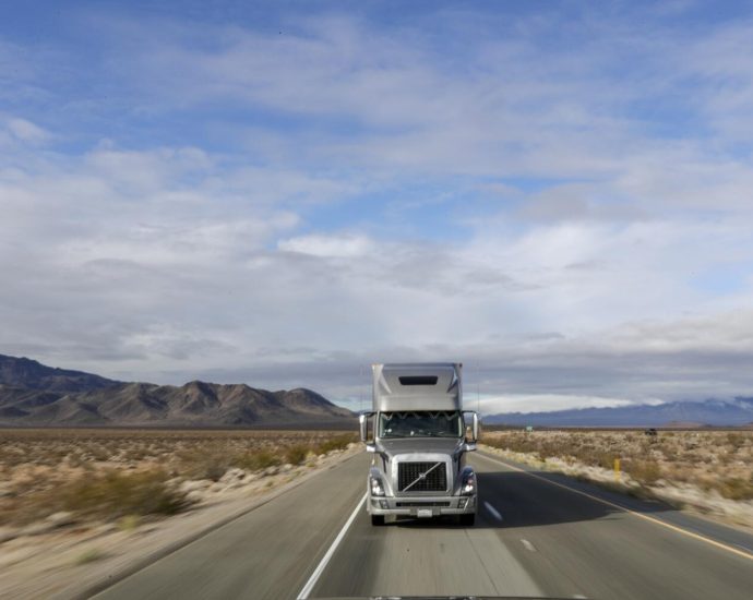 indian-truckers-sue-california’s-dmv-for-revoking-their-licenses