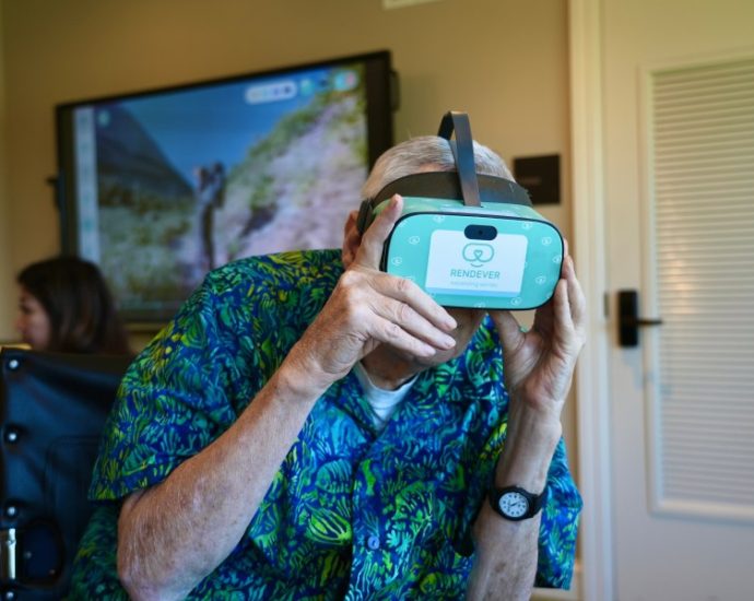 virtual-reality-opens-doors-for-older-people-to-build-closer-connections-in-real-life