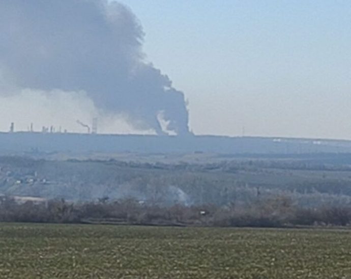 ukraine-confirms-storm-shadow-strike-on-oil-refinery-in-southern-russia’s-novoshakhtinsk-(videos,-map)