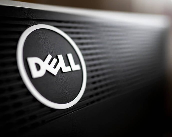dell-says-windows-11-transition-is-far-slower-than-win-10-shift-as-pc-sales-stall