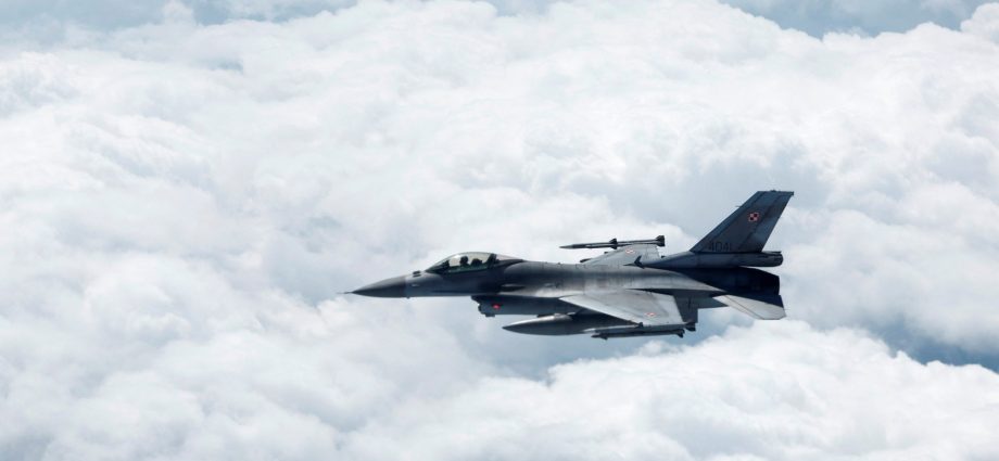 polish-jets-intercept-russian-reconnaissance-plane-spotted-near-airspace