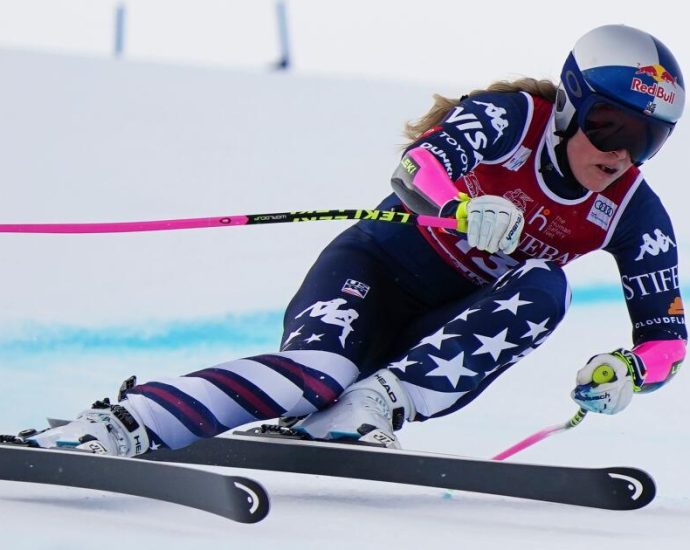 lindsey-vonn-continues-to-turn-back-the-clock,-qualifying-for-the-winter-olympics-at-41